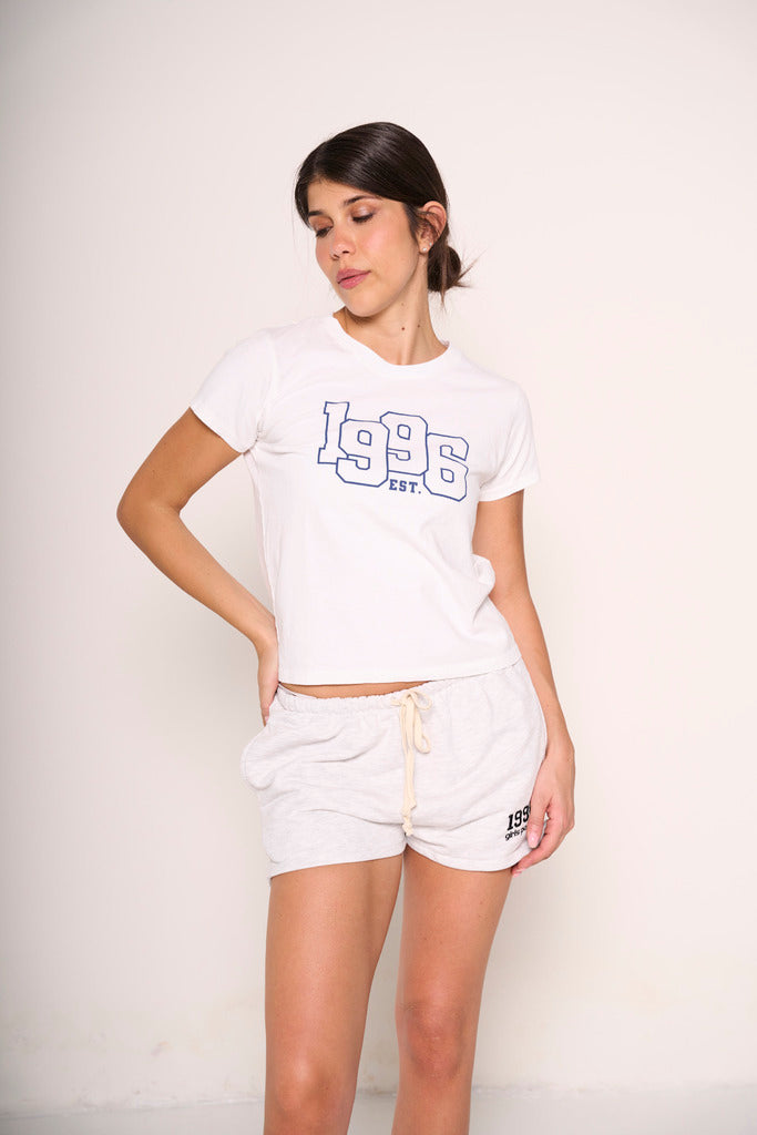 T-shirt bianca “1996 EST.”
