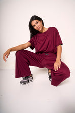 Carica l&#39;immagine nel visualizzatore di Gallery, T-shirt soft touch bordeaux
