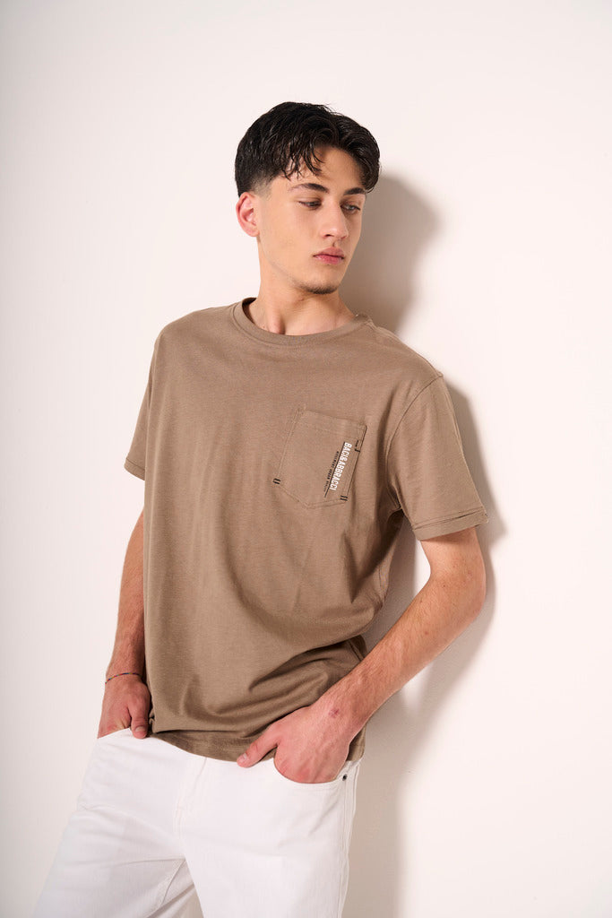 T-shirt fango con taschino