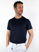 Carica l&#39;immagine nel visualizzatore di Gallery, T-shirt basica
