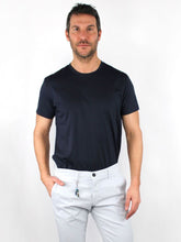 Carica l&#39;immagine nel visualizzatore di Gallery, T-shirt basica
