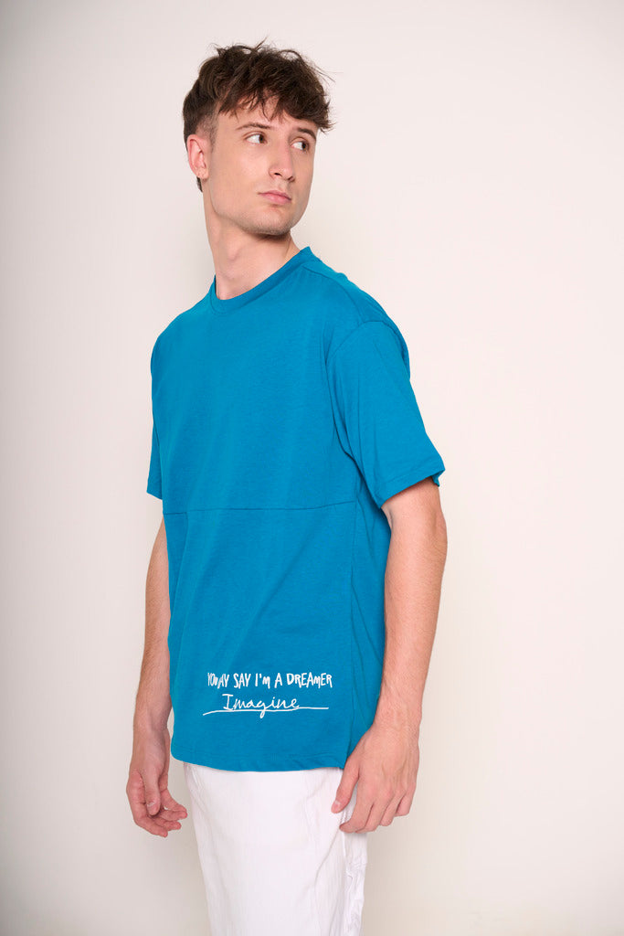 T-shirt con cucitura centrale e stampe