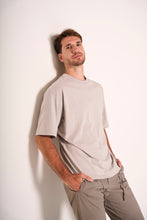 Carica l&#39;immagine nel visualizzatore di Gallery, T-shirt basic in cotone
