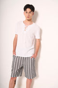 T-shirt bianca con lacci