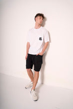 Carica l&#39;immagine nel visualizzatore di Gallery, T-shirt bianca &quot;Good Vibes&quot; con taschino
