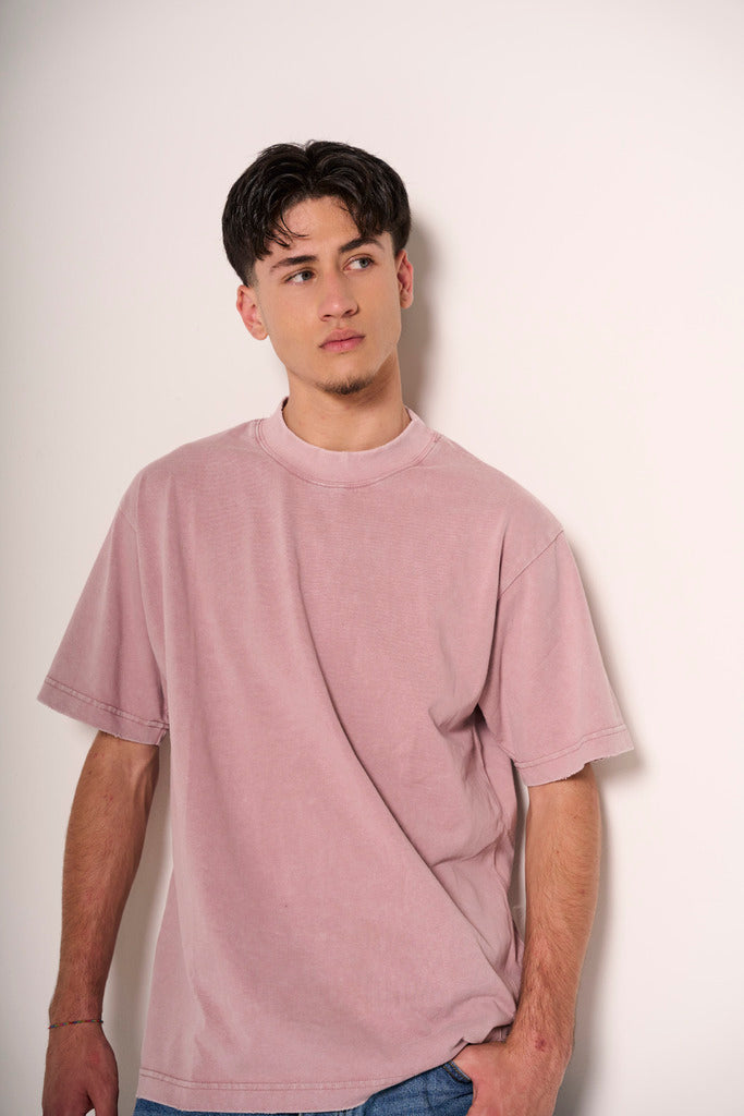 T-shirt oversize finta rovinata