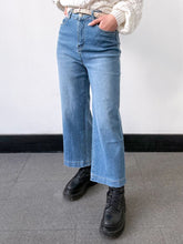 Carica l&#39;immagine nel visualizzatore di Gallery, Jeans culotte gamba larga
