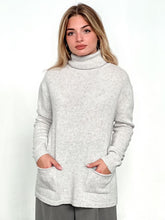 Carica l&#39;immagine nel visualizzatore di Gallery, Pullover in misto lana con tasche
