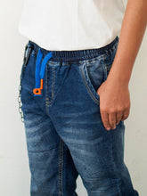 Carica l&#39;immagine nel visualizzatore di Gallery, Jogger jeans con catena
